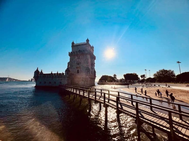 Lisbon: Private Tuk Tuk Tour with Polaroid Photos - Alfama, Fado, and the way back to the river