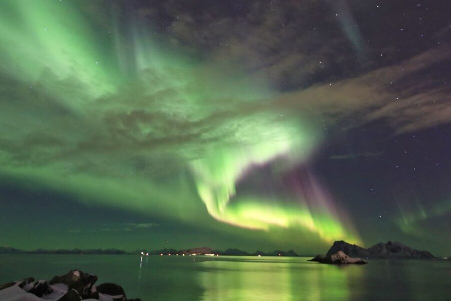 Lofoten: Northern Lights Tour with Photographer - The photography lesson is useful for beginners
