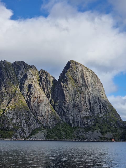 Lofoten: Reine, Hamnøy, and Skariskøya Photo Tour - Skariskøya and the Less Familiar Side of Lofoten