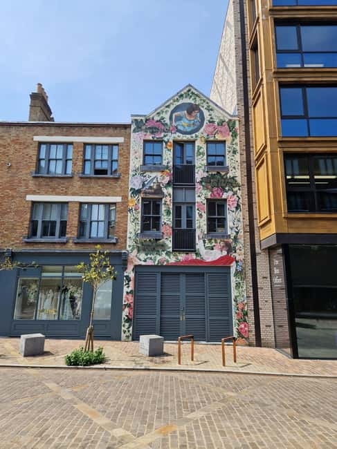 London: East End Instagrammable Street Art & Graffiti Tour - Ebor Street, lettering, and painted adverts