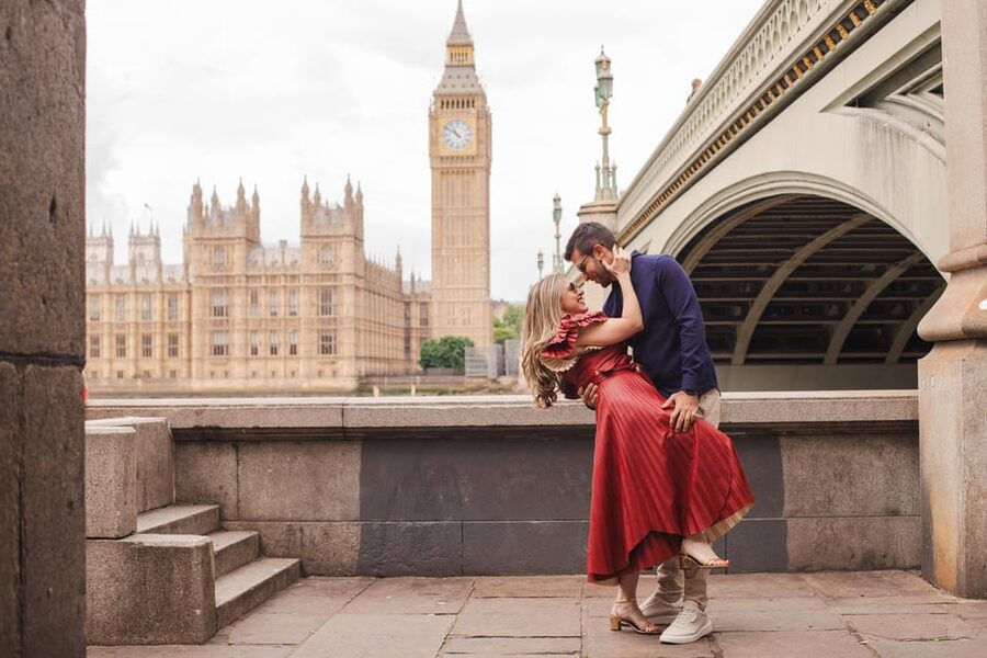 London: Private Photoshoot with Video Clip Option - Edited images and the optional video clip