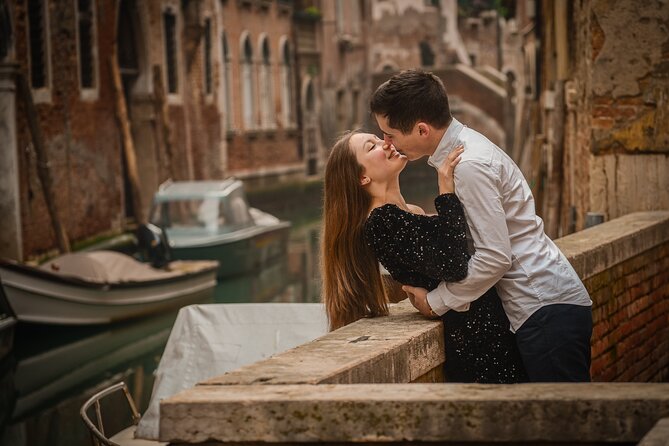 Luxurious Photoshoot in Venice - Weather, access, and practical limits