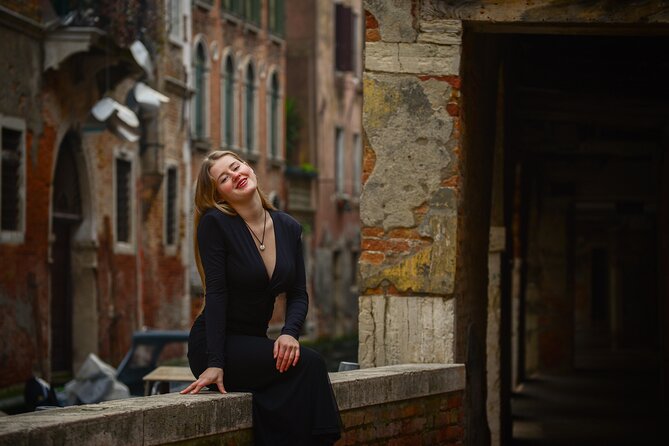 Luxurious Photoshoot in Venice - Meeting Daniel at the Rialto Bridge