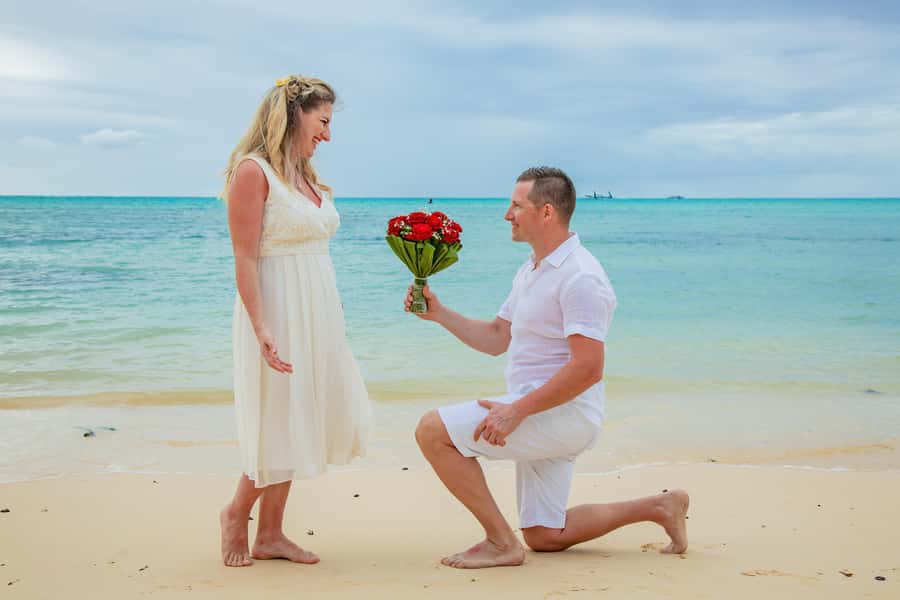 Mauritius: Photoshoot at Mont Choisy Beach - Languages, group format, and practical comfort