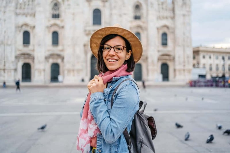 Milan: Photoshoot at the Cathedral - The 60-Minute Route to Piazza Mercanti