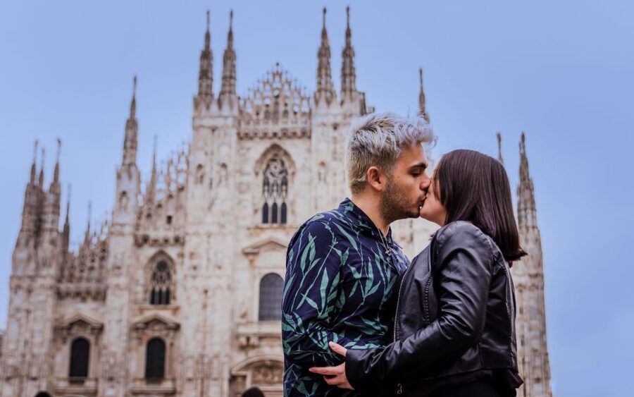 Milan: Private Professional Photoshoot at the Duomo - Duomo Square: the one main photo stop