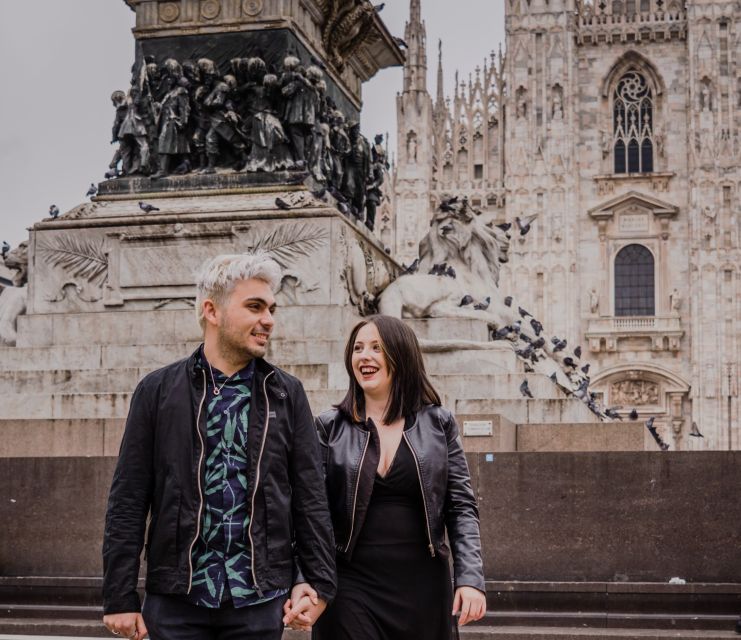 Milan: Private Professional Photoshoot at the Duomo - How the posing guidance helps