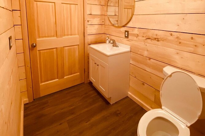 Mountaintop 360° Best Alaskan Cabin with Photography @Aurora Camp - How the photography help adds value