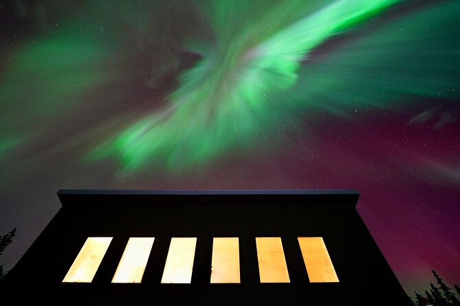Mountaintop 360° Best Alaskan Cabin with Photography @Aurora Camp - What happens if the lights take hours