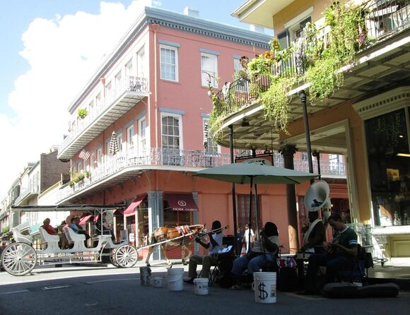 New Orleans Private Photo Shoot with Professional Photographer - A one-hour portrait walk through the French Quarter