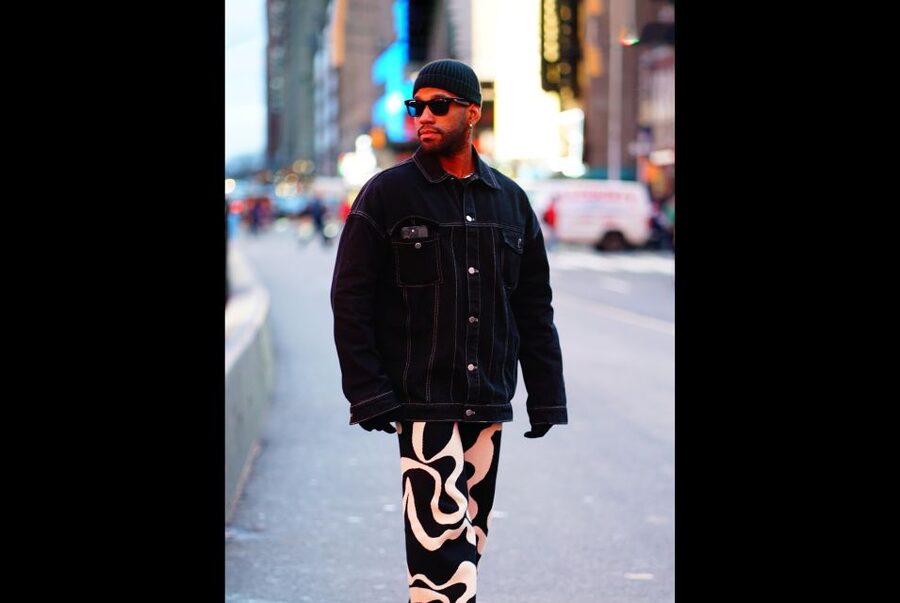 New York City: Solo or Couples Photoshoot in Times Square! - Who should book this experience?