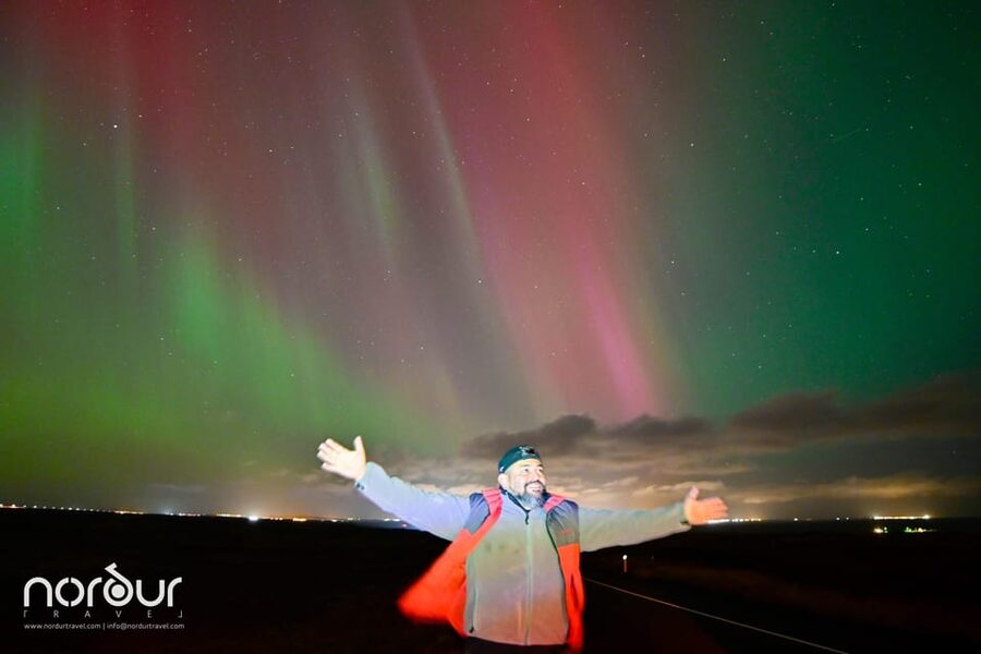 Northern Lights: 4x4 Adventure with Treats, Photos & Cocoa - Photos under the aurora