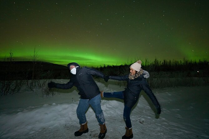 Northern Lights Aurora Tour with FREE Photography - Waiting for the aurora in the Alaskan cold