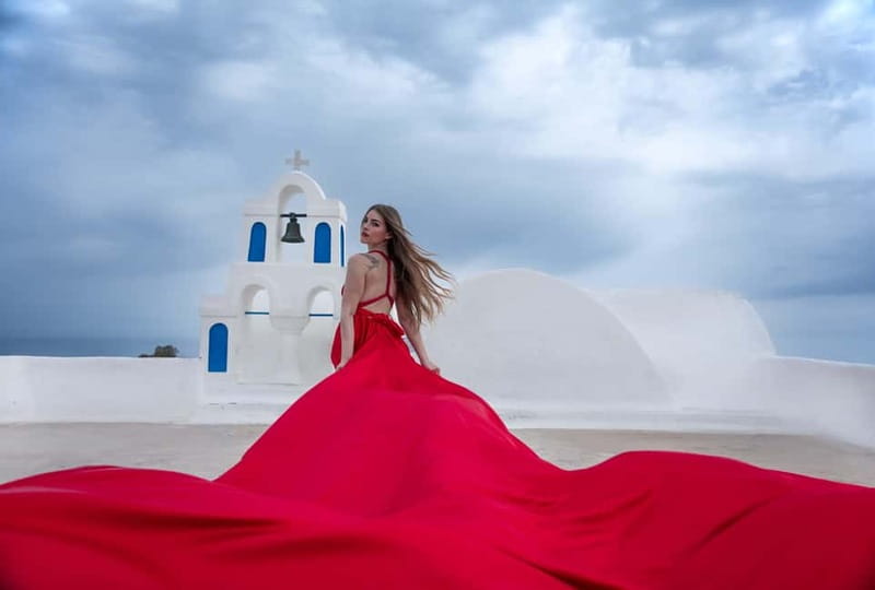 Oía: Santorini Professional Photoshoot with Edited Photos - Key points at a glance