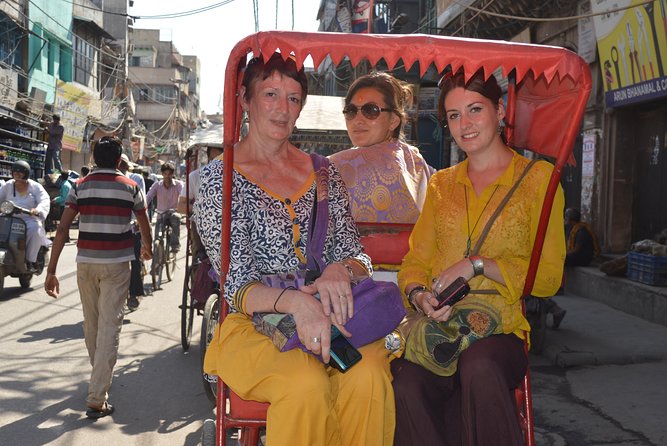 Old Delhi Photography & Food Tour with Rickshaw Ride to Masterji Kee Haveli - The guide and the human side of the route