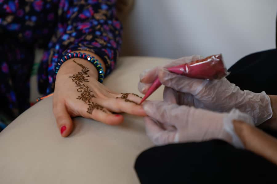 Old Dubai Guided Tour With Photographer: Souks & Street Food - Is $18 good value?