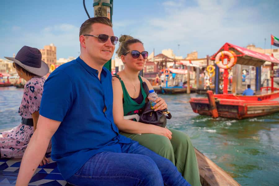 Old Dubai Guided Tour With Photographer: Souks & Street Food - Walking Al Fahidi’s narrow lanes
