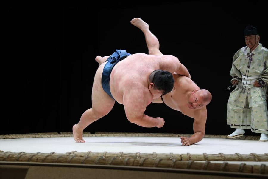 Osaka: Sumo Stage Show with Bento or Snack + Fight & Photo - The rakugo opening sets the tone