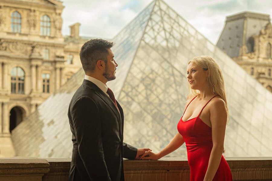 Paris: Eiffel Tower & Louvre Photoshoot (High End Edits) - What this Paris photoshoot actually gives you