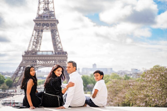 Paris: Eiffel Tower or Louvre Photoshoot - Best Spots - Timing, weather, and special requests