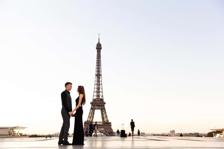 Paris: Eiffel Tower Photoshoot - Photos, video, and the real cost