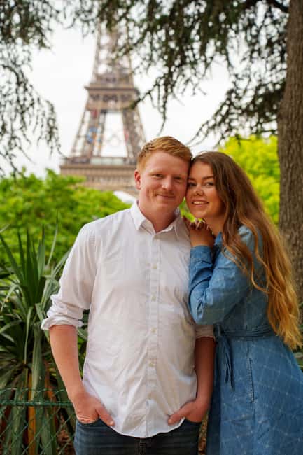 Paris: Eiffel Tower Photoshoot with a Professional - Key points at a glance
