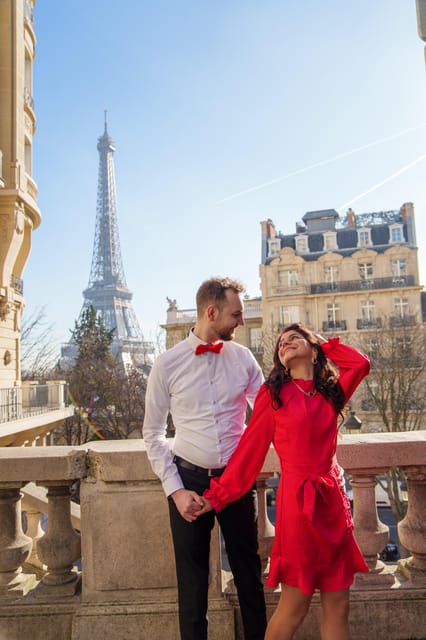 Paris: Eiffel Tower Photoshoot with a Professional - Posing help for couples, families, and solo portraits