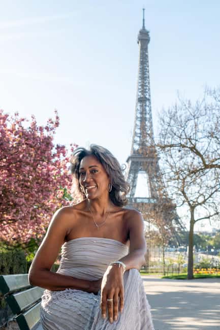 Paris: Eiffel Tower Private Professional Photoshoot - Who should book this photoshoot