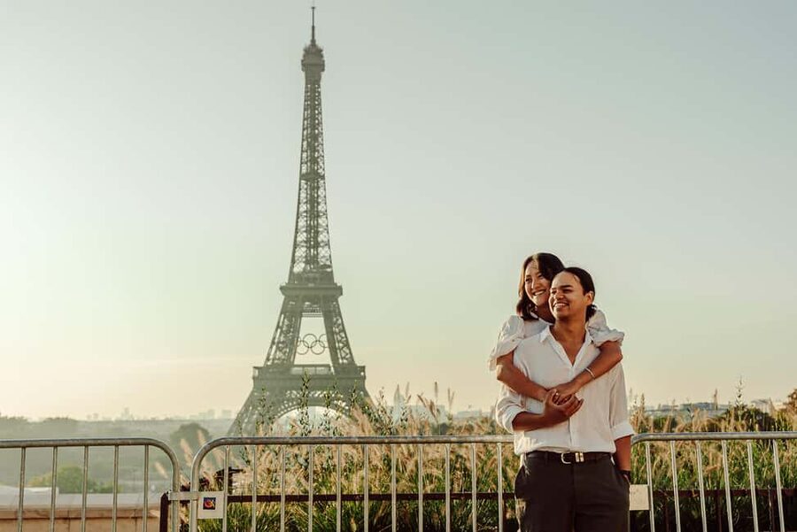 Paris: Eiffel Tower Street Photoshoot - Reels and social media add-ons
