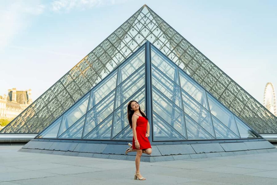 Paris: Louvre Photo Shoot - The glass pyramid and the Louvre’s grand facades