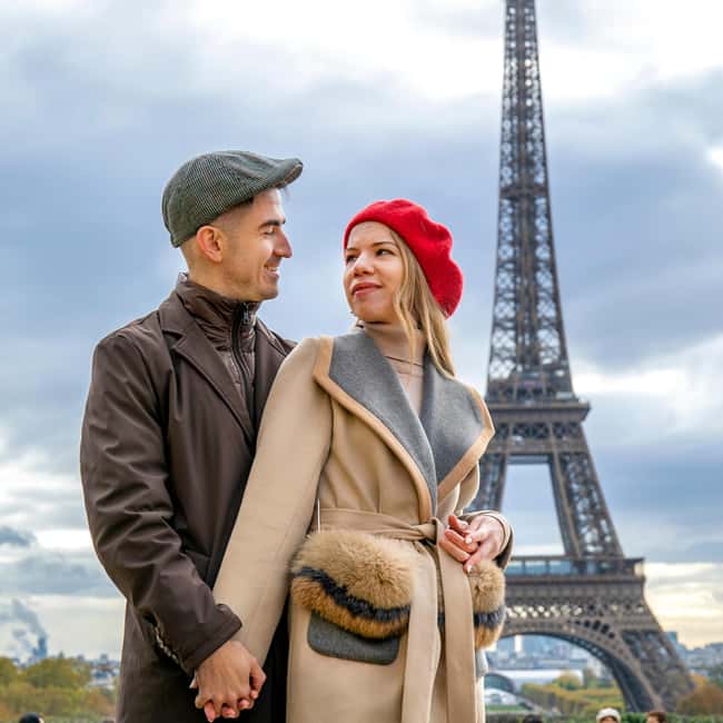 Paris: Photoshoot Around Eiffel Tower with 55 Edited Photos - Why this Eiffel Tower photoshoot works