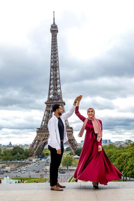 Paris: Photoshoot Around Eiffel Tower with 55 Edited Photos - Timing, weather, and planning advice