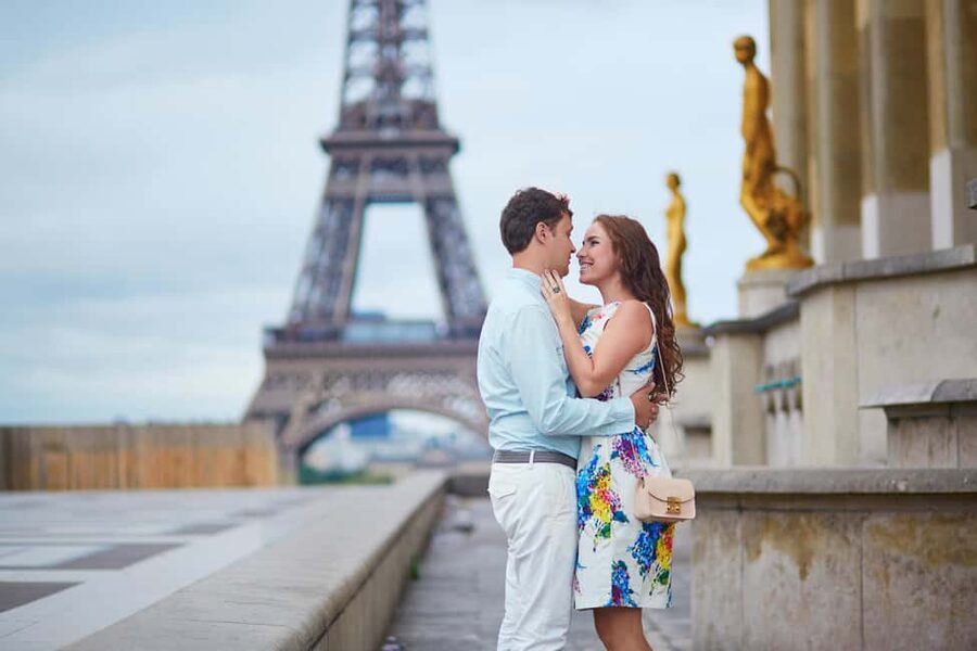 Paris: Photoshoot at The Big Three - Finding the right angle at the Arc de Triomphe