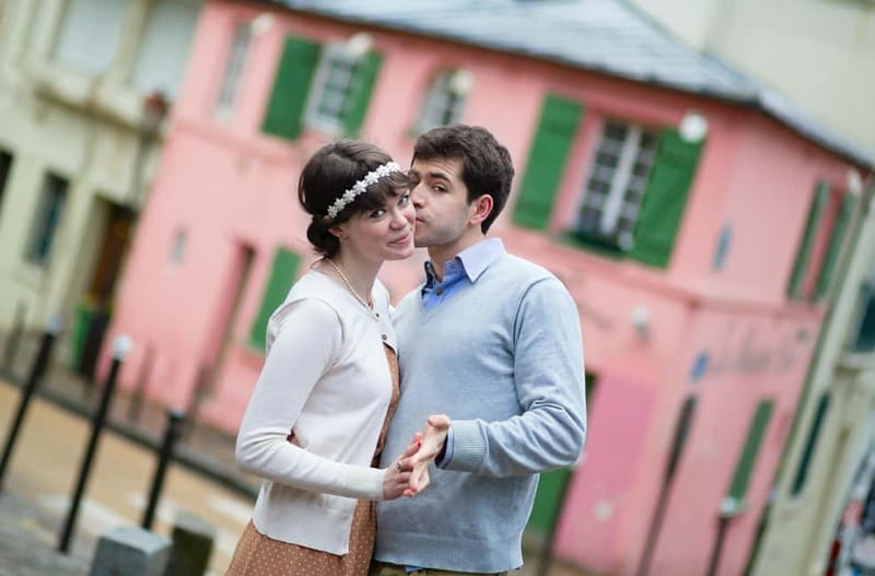 Paris: Private Montmartre Photoshoot with Parisian Charm - La Maison Rose and the first photographs