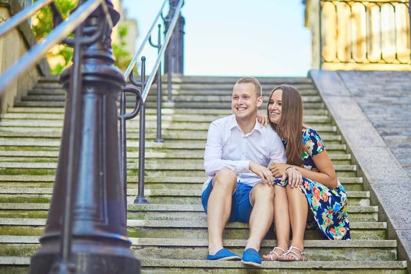 Paris: Private Montmartre Photoshoot with Parisian Charm - What the photographer actually adds