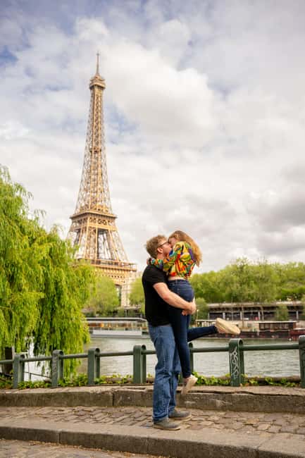 Paris: Private Photoshoot at the Eiffel Tower - Who should book this experience?
