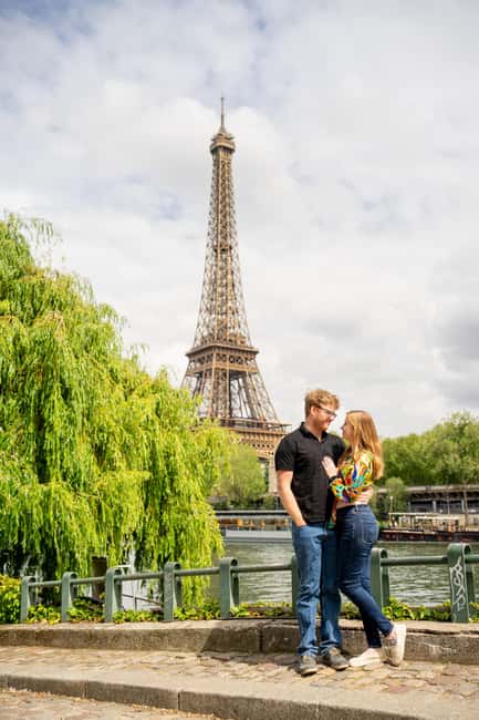 Paris: Private Photoshoot at the Eiffel Tower - Timing, communication, and accessibility