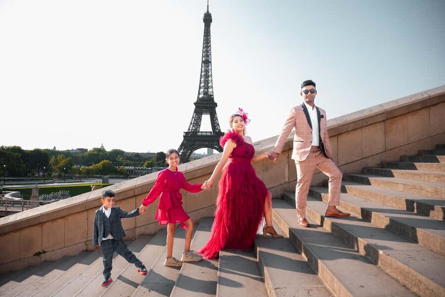 Paris: Private Photoshoot Near Eiffel Tower 55 Photos - Seine views and French architecture