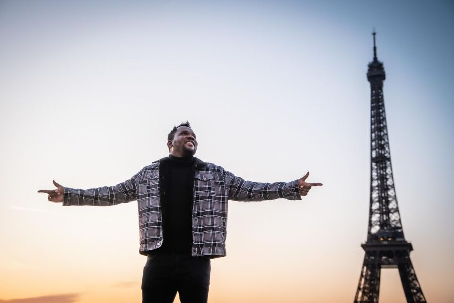 Paris: Private Photoshoot Near Eiffel Tower 55 Photos - Posing help for couples, solo visitors, and families