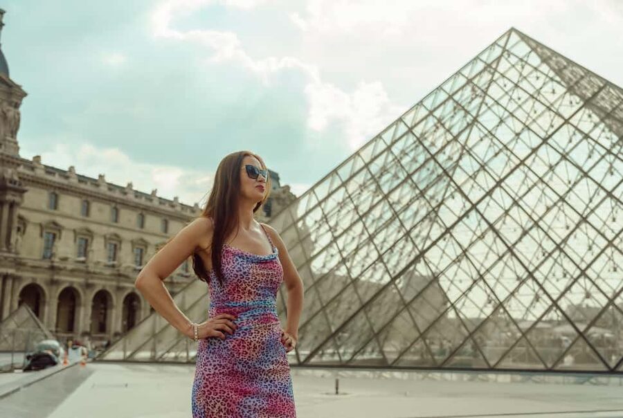Paris: Private Photoshoot Outside the Louvre Museum - Key points to know before booking