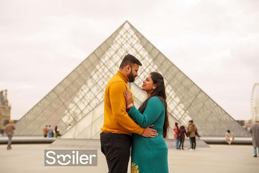 Paris: Private Photoshoot Outside the Louvre Museum - Practical advice for a smooth session
