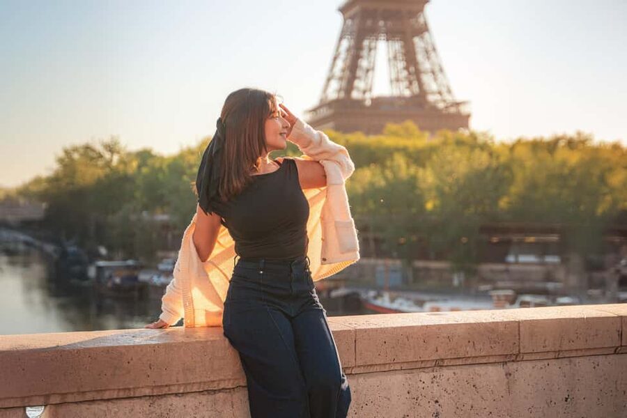 Paris: Professional Photoshoot with the Eiffel Tower - Why this short Paris photoshoot works