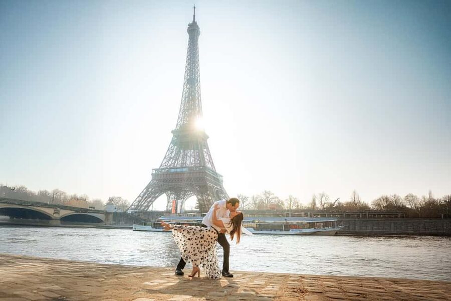 Paris: Professional Photoshoot with the Eiffel Tower - Posing help for camera-shy visitors