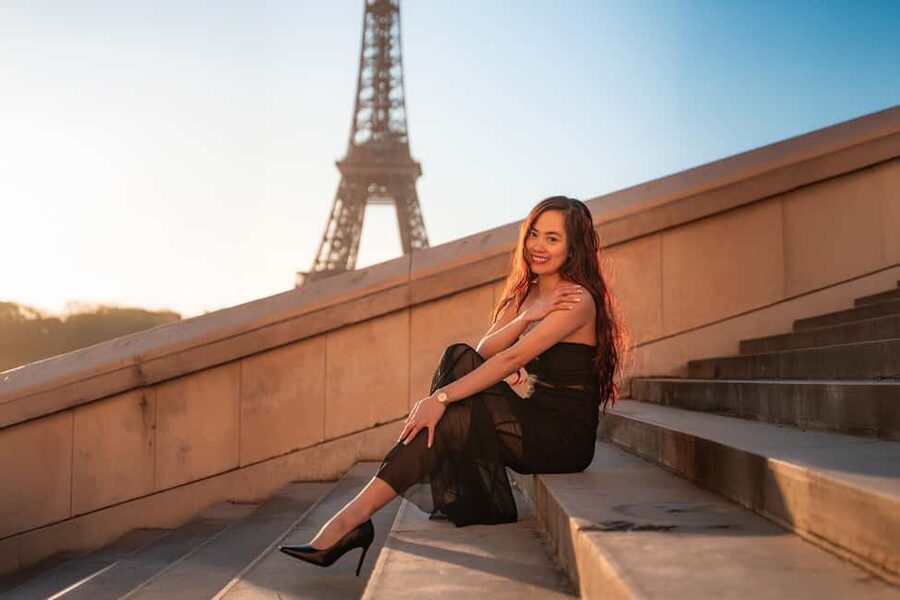 Paris: Professional Photoshoot with the Eiffel Tower - The value of $47 per person
