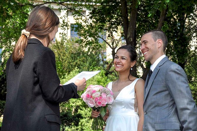 Paris Renew Your Wedding Vows Experience with Professional Photographer - Helpful preparation for a smoother session