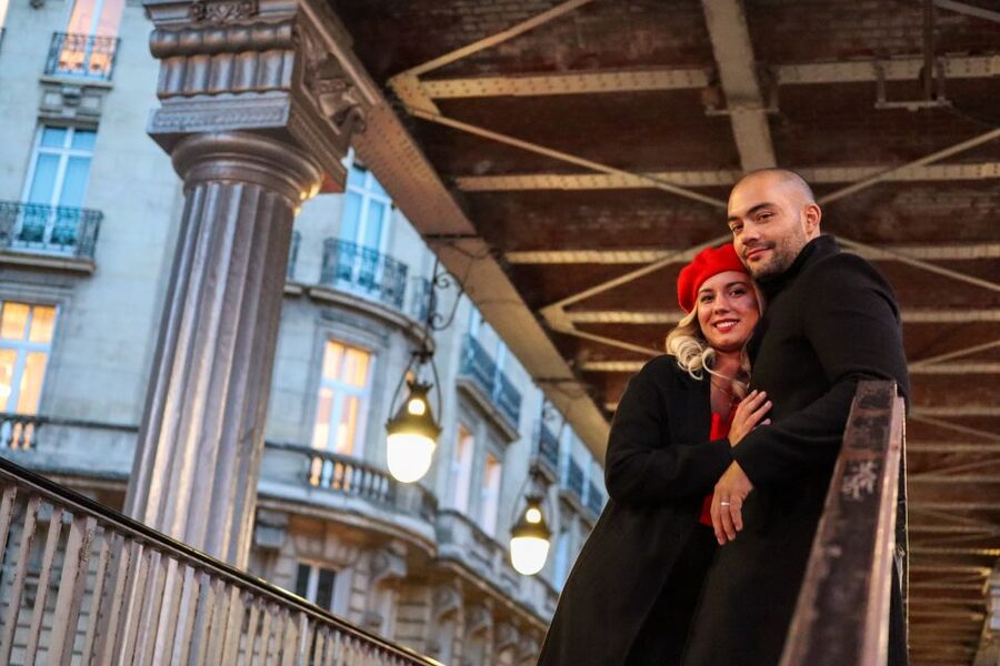 Paris: Romantic Photoshoot for Couples - Meeting at 8 Port de Suffren