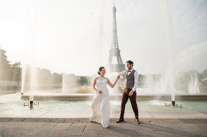 Parisian Life Style Private Photo Shoot at Eiffel Tower - A private session for couples, families, and special occasions