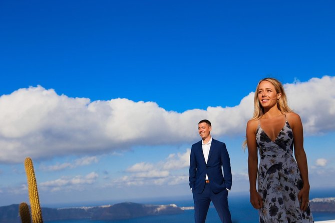 Personal Travel and Vacation Photographer Tour in Santorini - Heat, wind, rain, and sensible clothing
