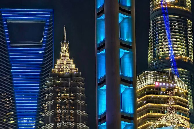 Photo Session on the Famous Shanghai Skyline - The camera and the finished pictures