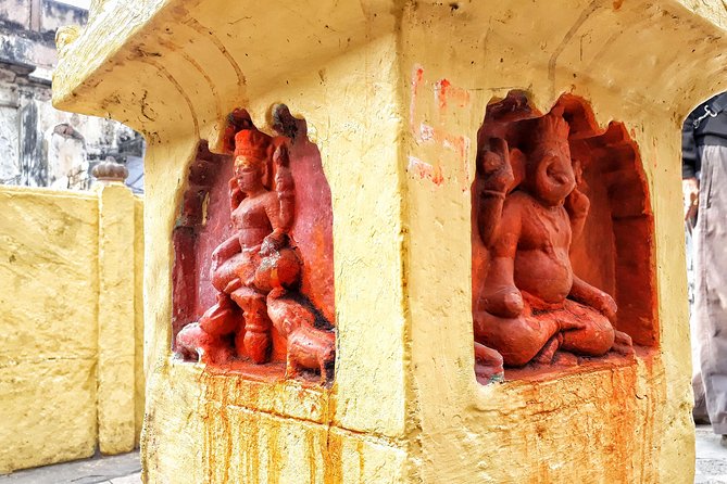Photo Tour In Holy Varanasi - Along the Ganga and the Morning Rituals
